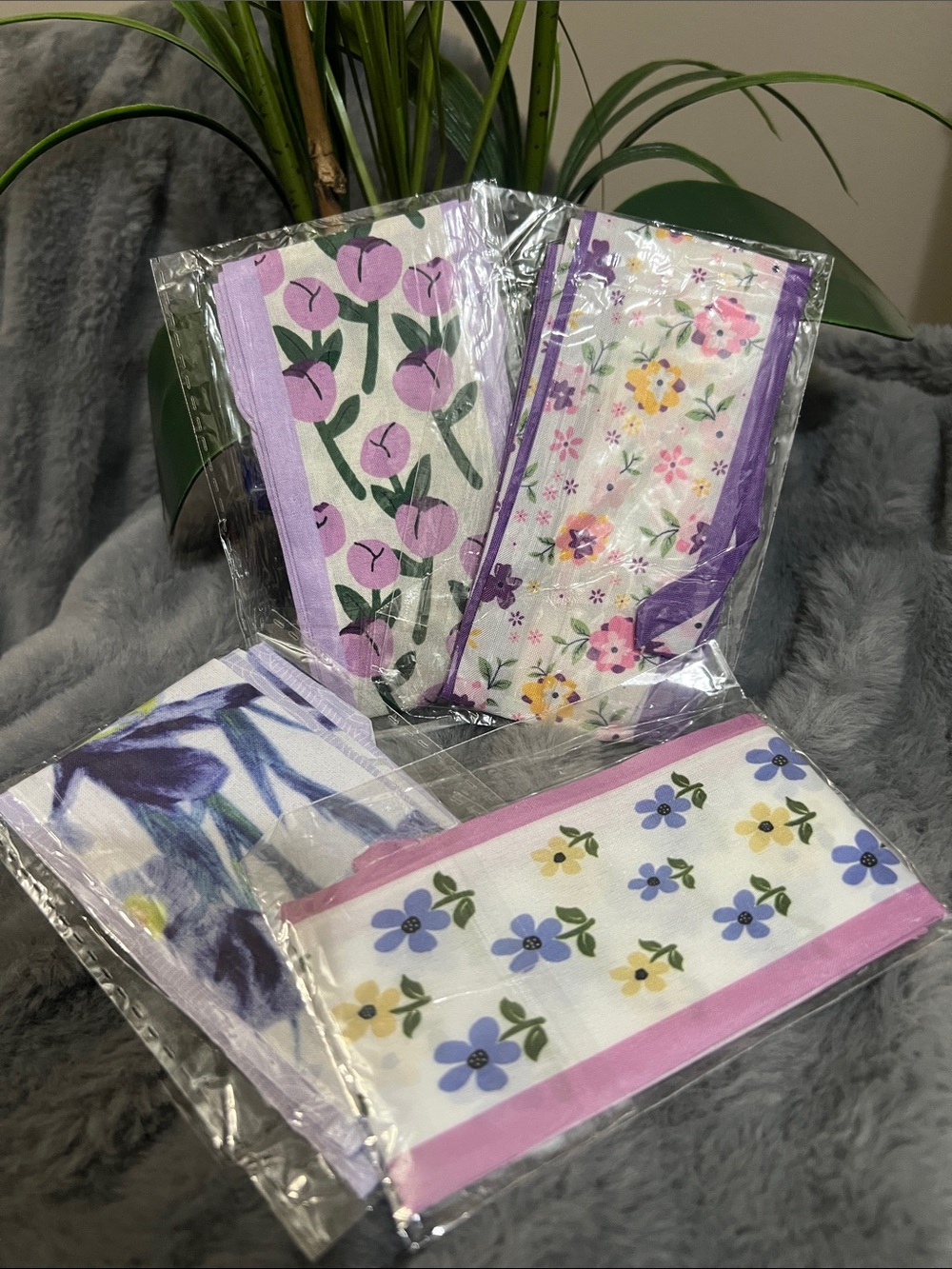 Handbag / Hair Scarfs in Mix Design/Colors - pack of 4 NWT - Picture 5 of 6